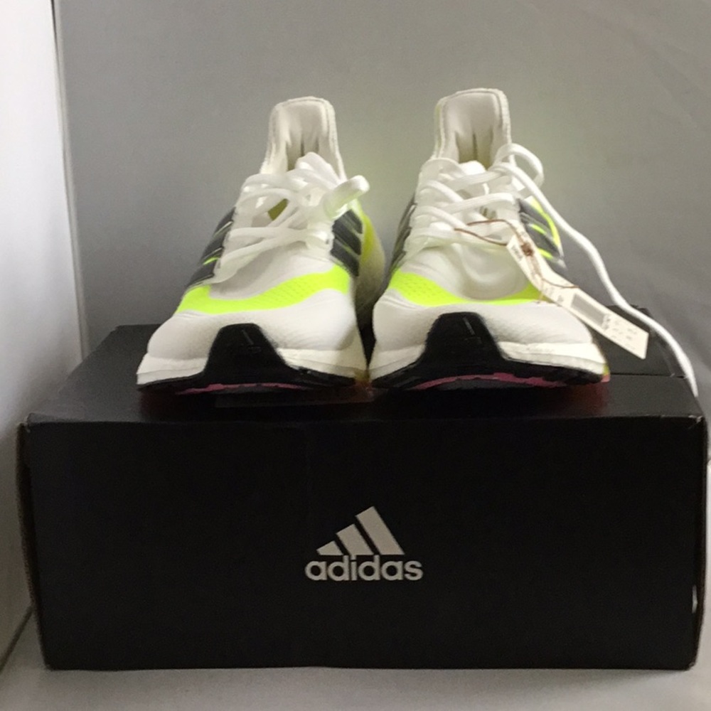 ADIDAS SHOES FOR MEN. - Picture 5 of 6